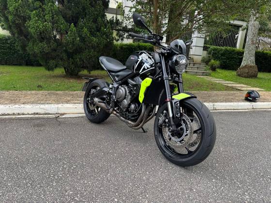 TRIUMPH TRIDENT 660 